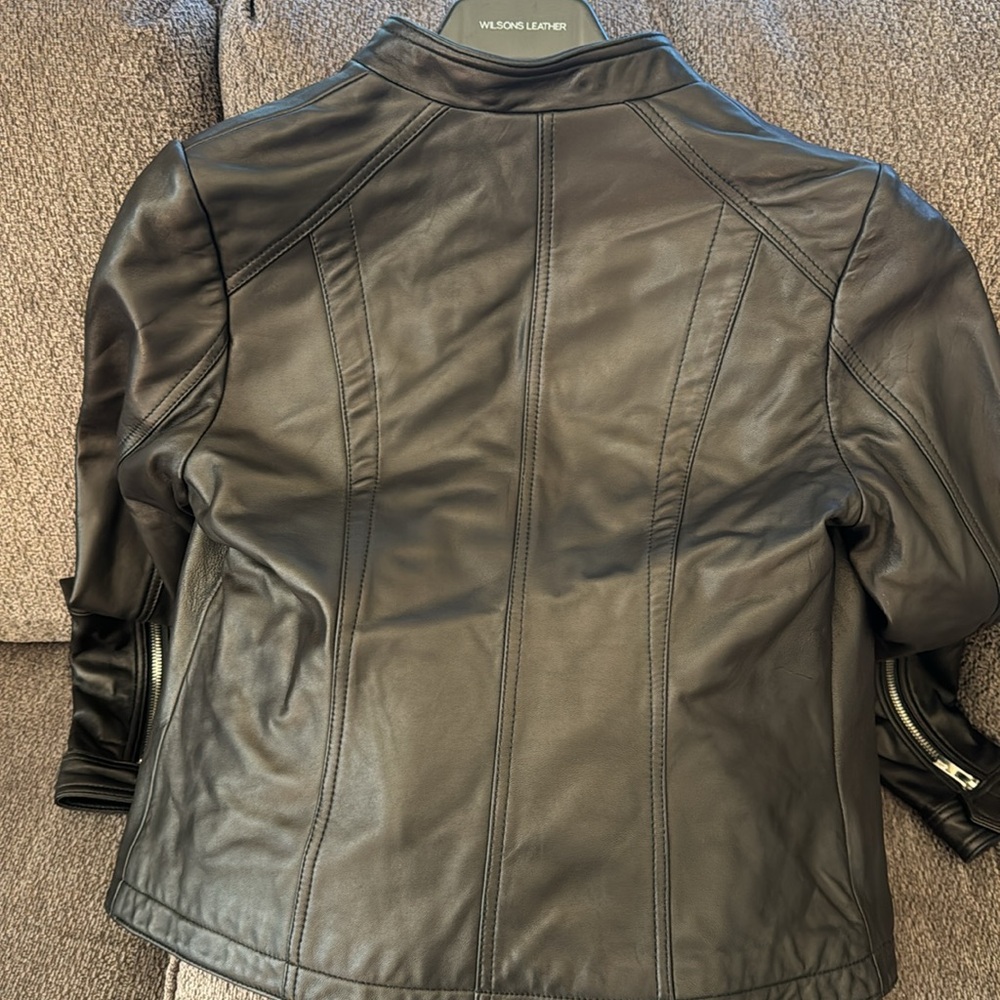 Leather jacket - Picture 6 of 9